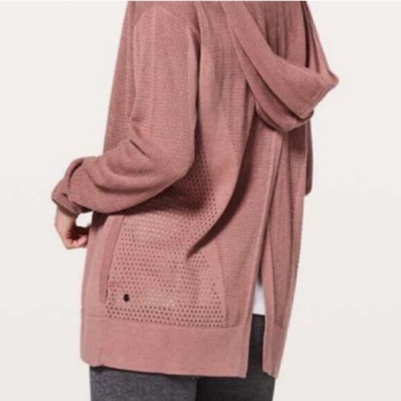 Lululemon Still Movement Wrap
Heathered Quicksand - Picture 7 of 12